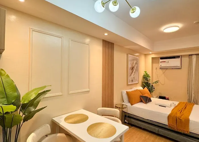 Unit With Balcony At The Celandine Qc *