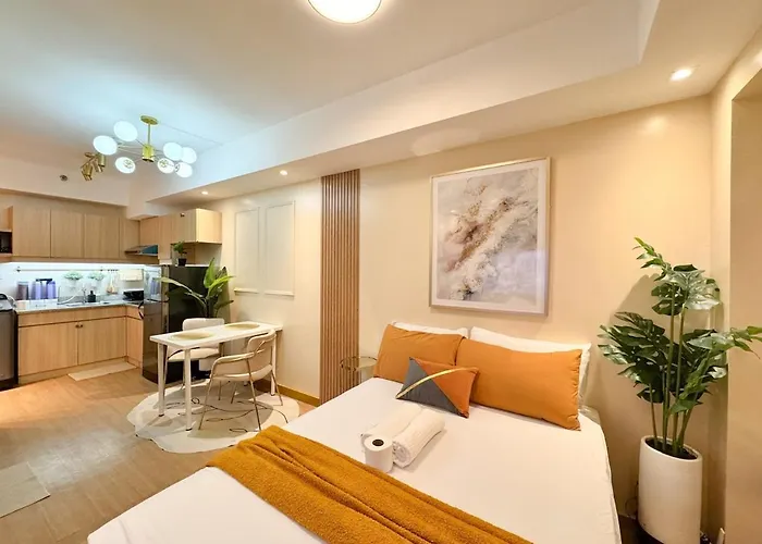 Unit With Balcony At The Celandine Qc * 马尼拉
