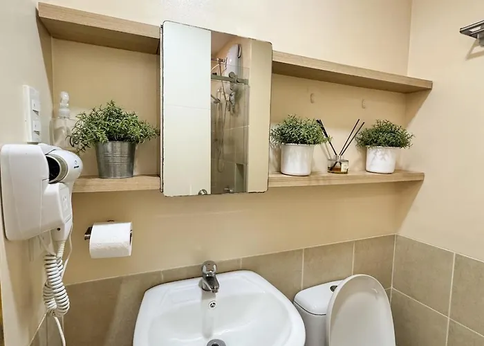 Unit With Balcony At The Celandine Qc *